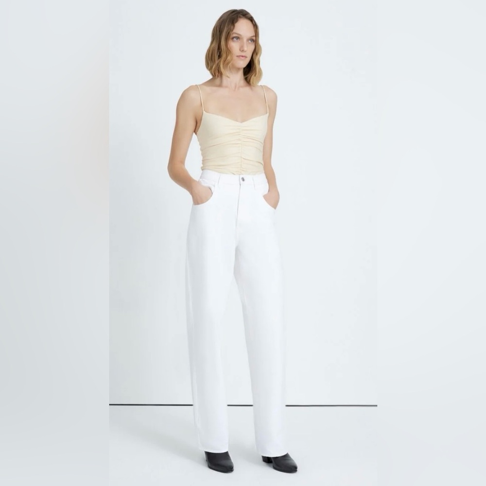 7 For All Mankind Jennifer 90s Baggy Jean. Size 29. White.